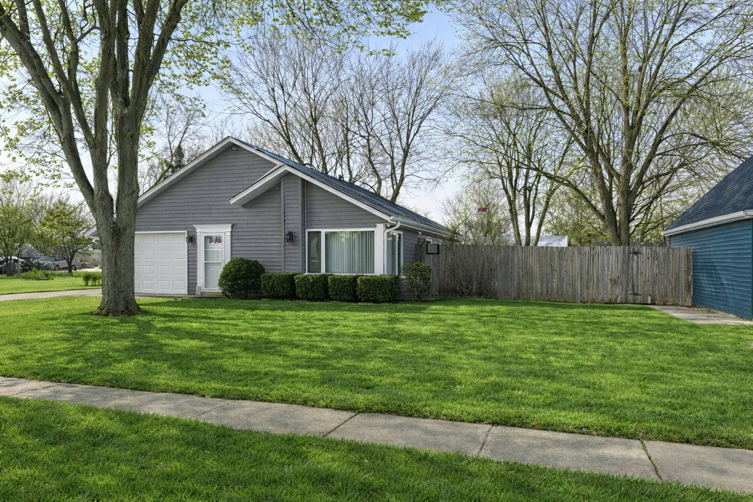 4 Ingleshire RD, Montgomery, IL 60538