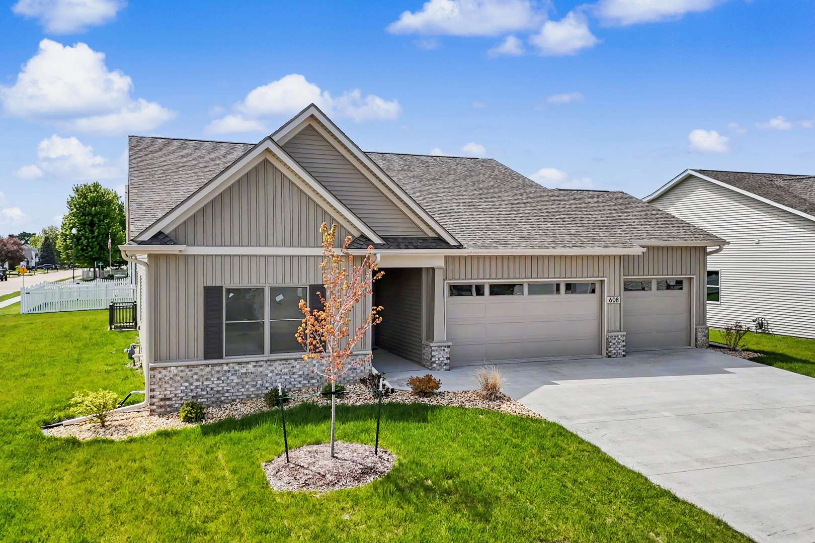 608 Kevin RD, Blue Grass, IA 52726