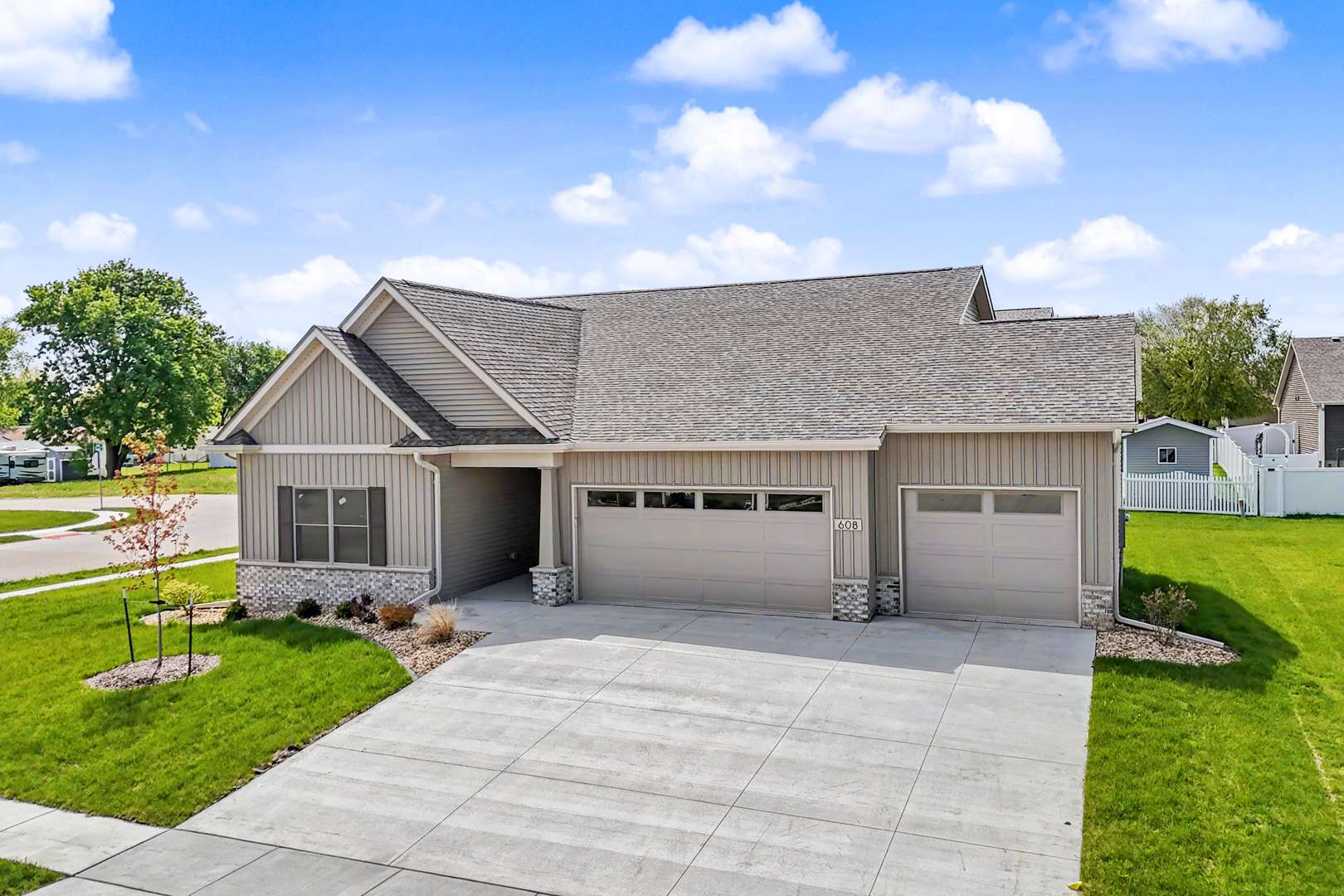 608 Kevin RD, Blue Grass, IA 52726