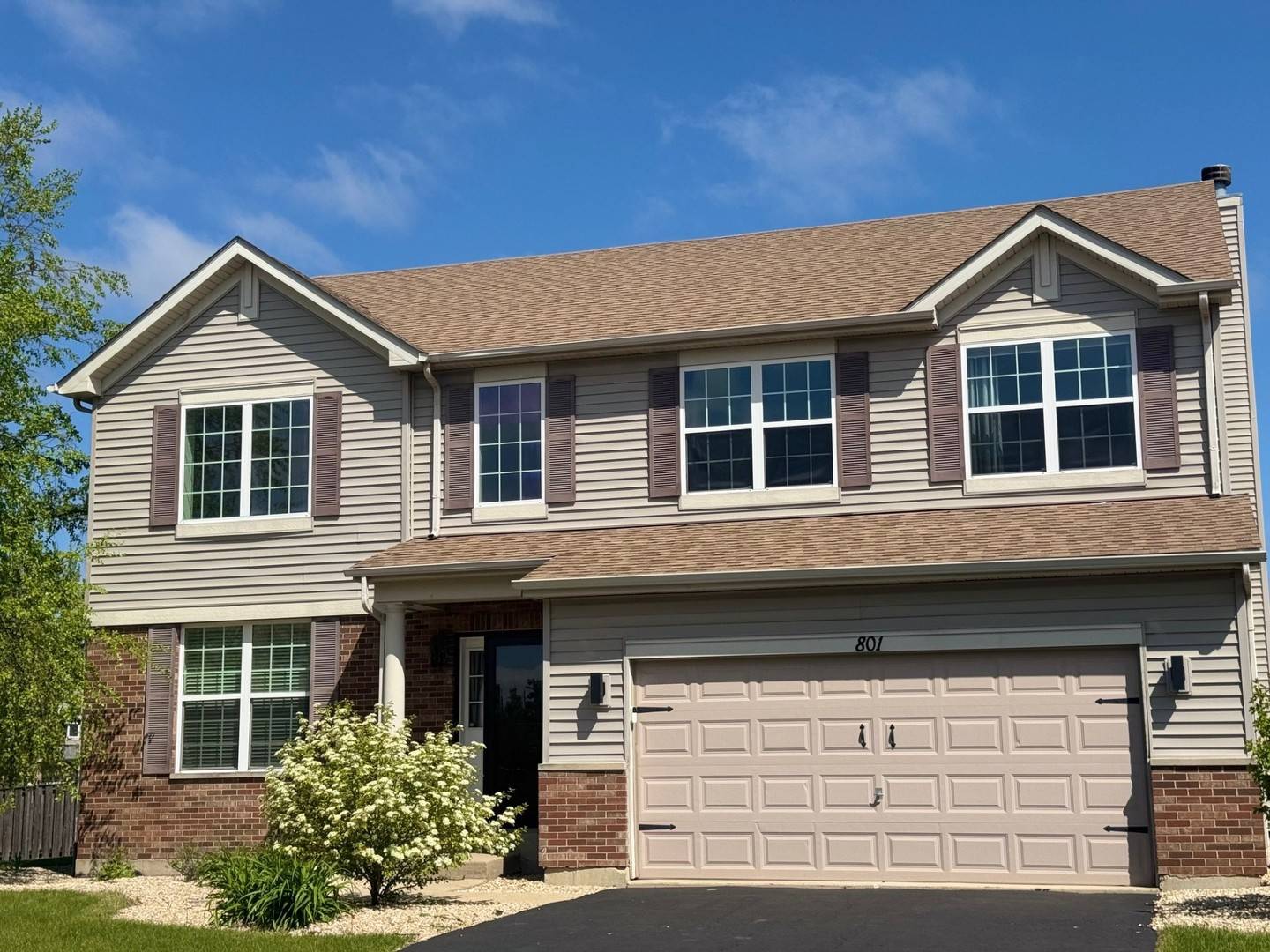 801 Parkside LN, Yorkville, IL 60560