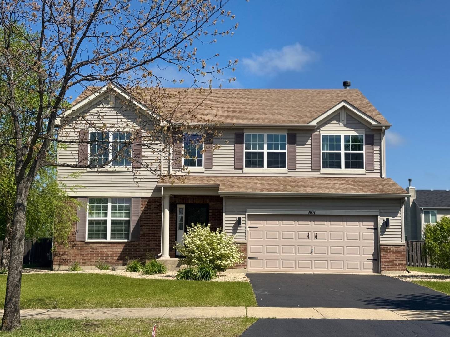801 Parkside LN, Yorkville, IL 60560