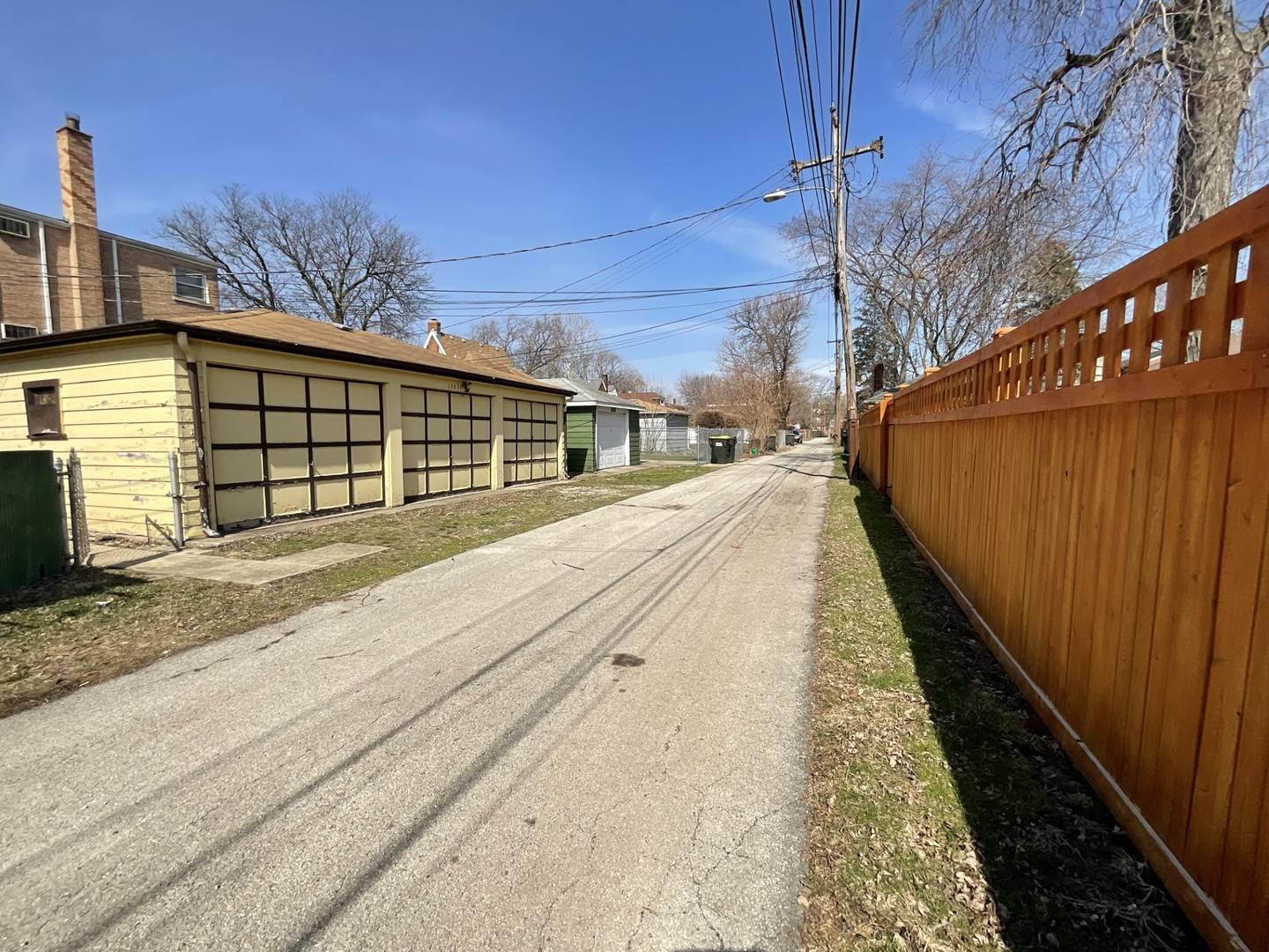 13839 S State ST, Riverdale, IL 60827