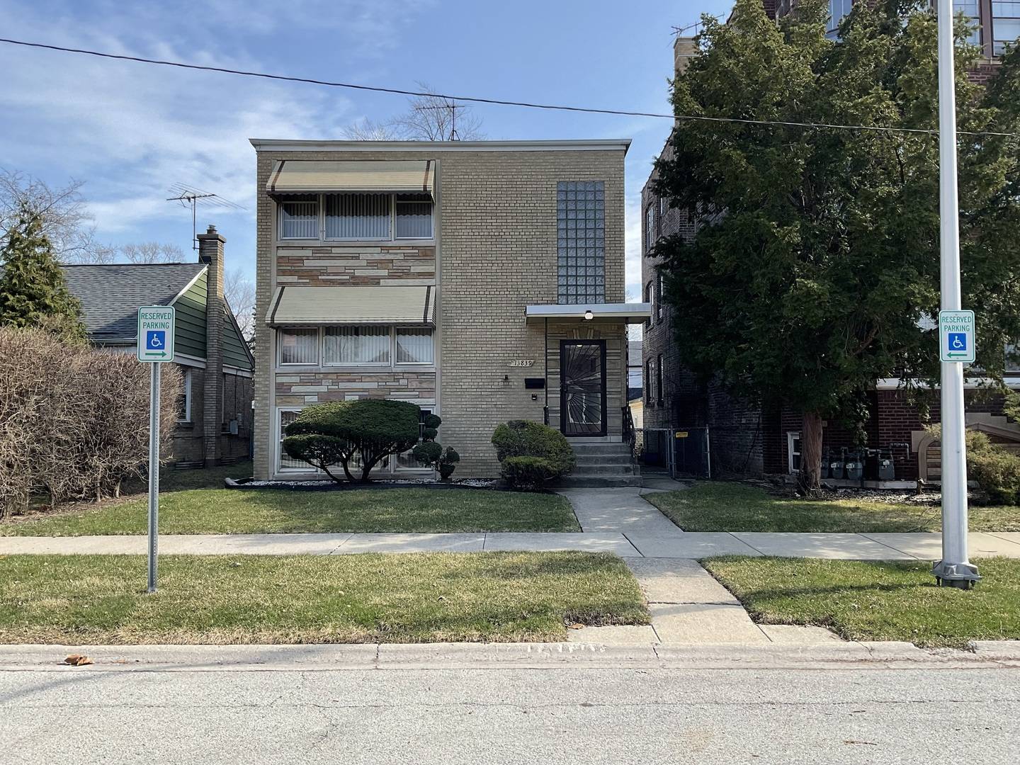 13839 S State ST, Riverdale, IL 60827