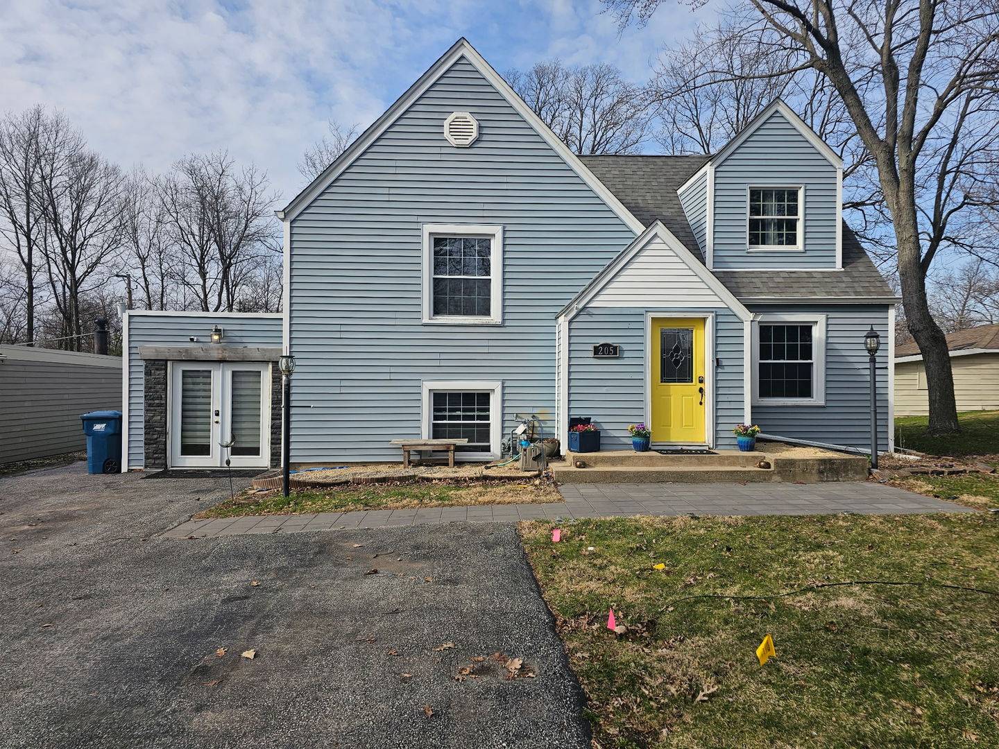 205 Cornwall DR, Crete, IL 60417