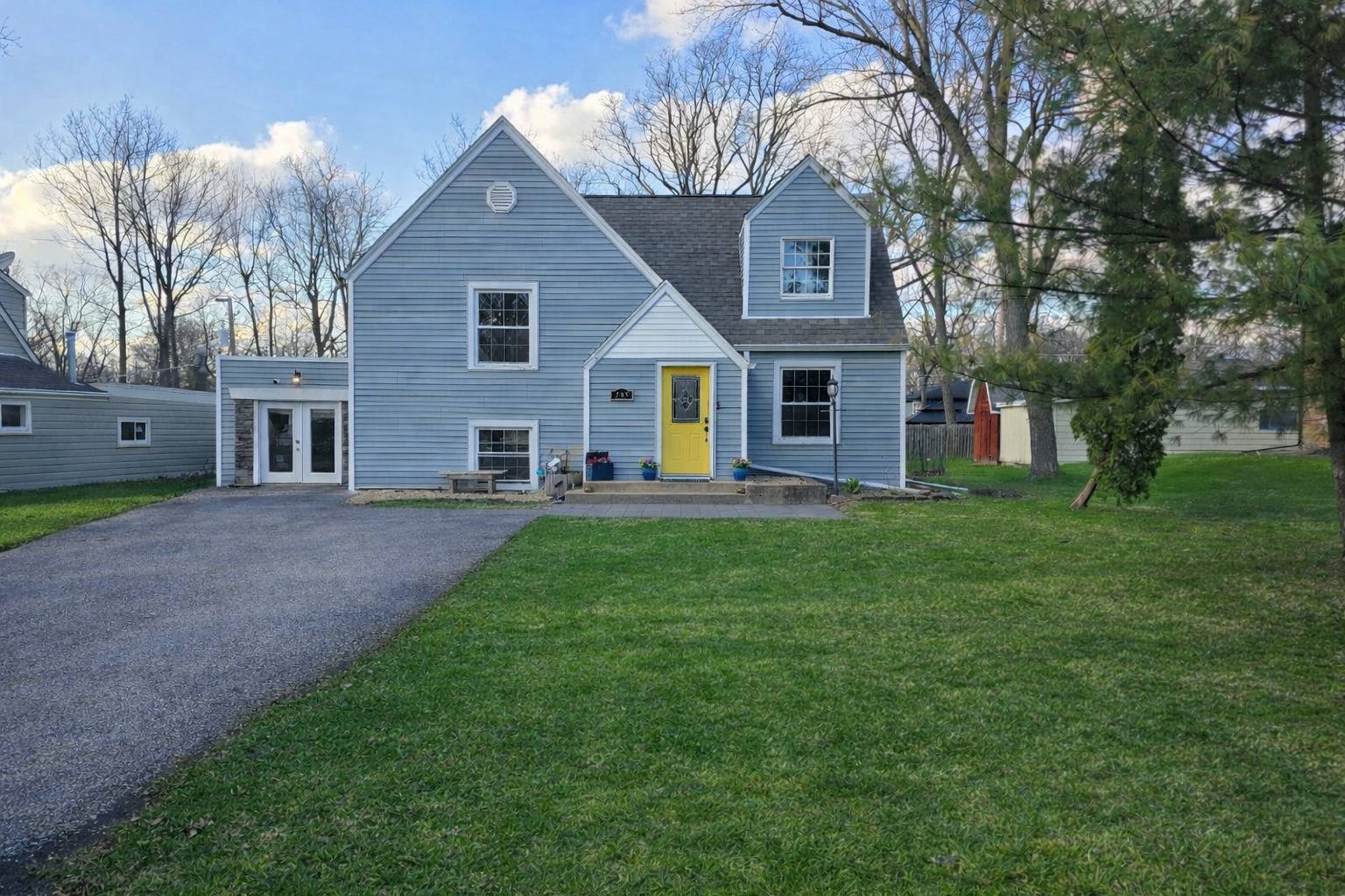205 Cornwall DR, Crete, IL 60417