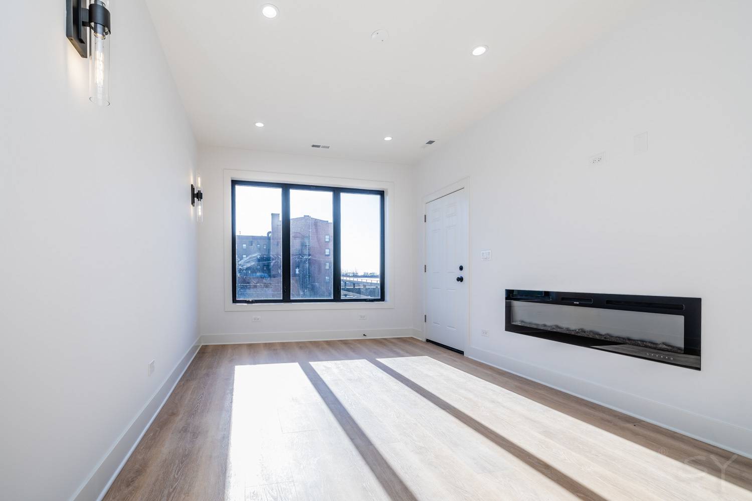 1548 S Sawyer ST, Chicago, IL 60623