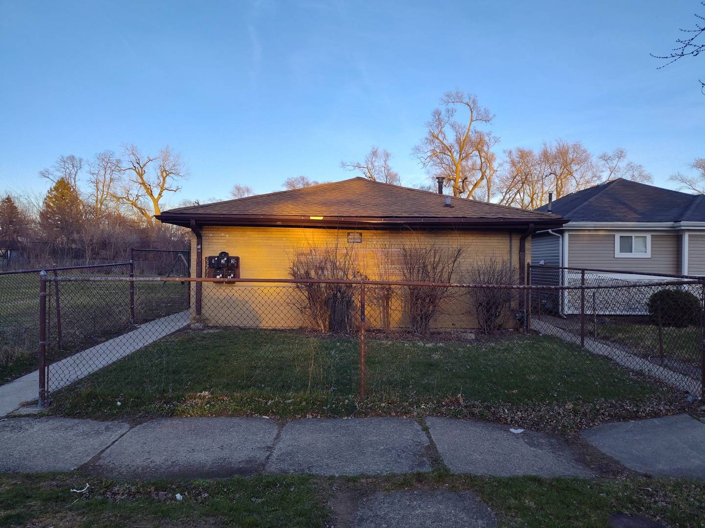15731 Lexington AVE, Harvey, IL 60426