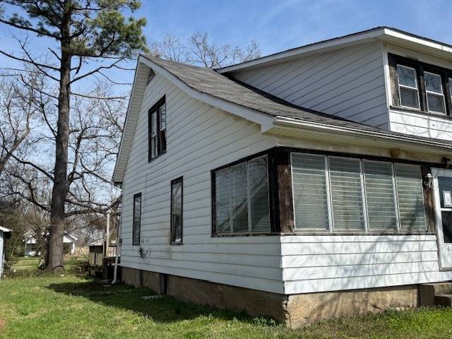 600 Dewey ST, Eldorado, IL 62930