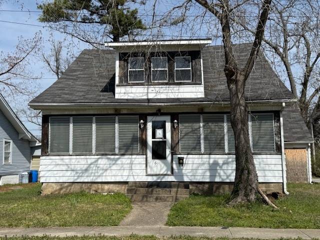 600 Dewey ST, Eldorado, IL 62930