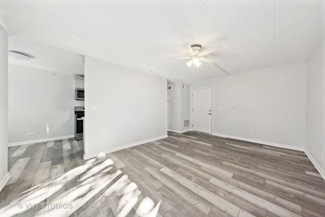 515 N Cass AVE #2H, Westmont, IL 60559
