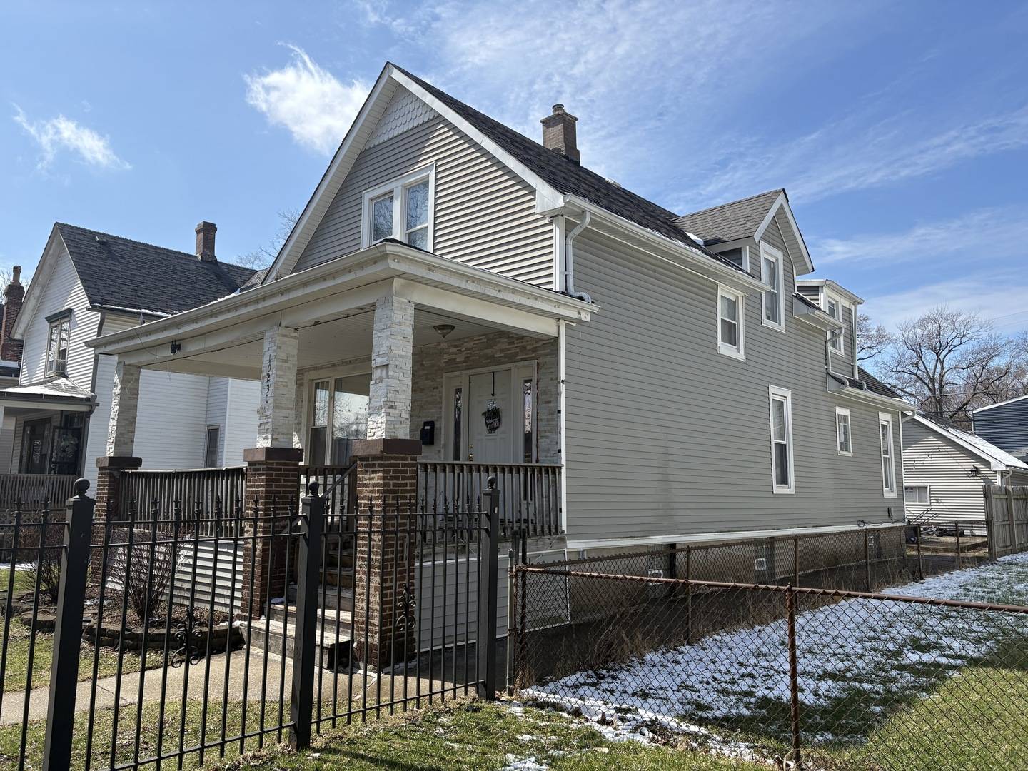 10230 S Parnell AVE, Chicago, IL 60628