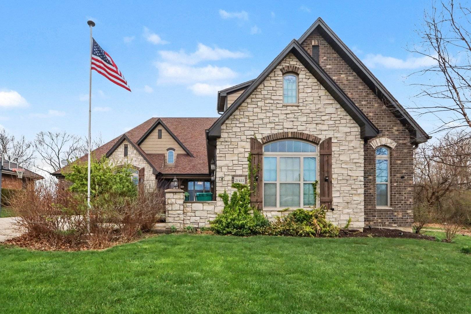 21433 S Wooded Cove DR, Elwood, IL 60421