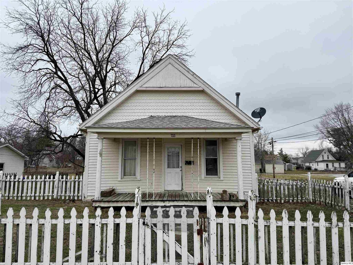 733 Buchanan, Carthage, IL 62321