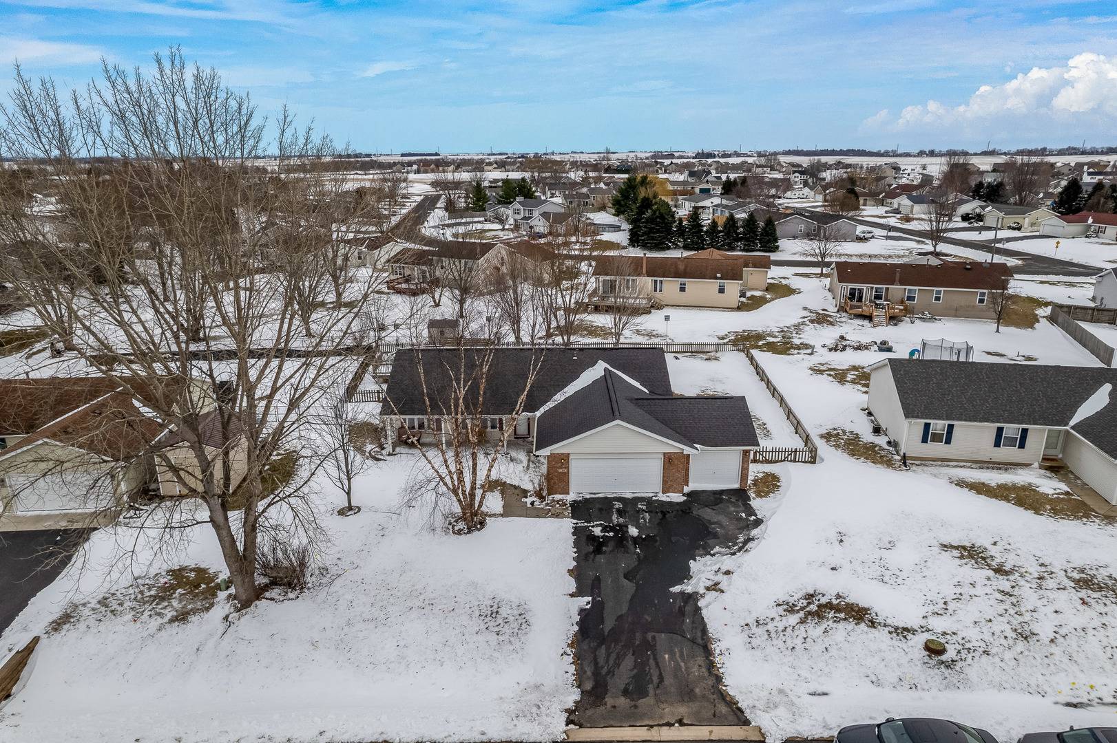 136 Harvest Glenn DR, Davis Junction, IL 61020