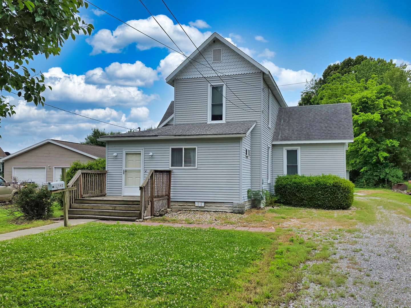 542 Vincennes AVE, Flora, IL 62839