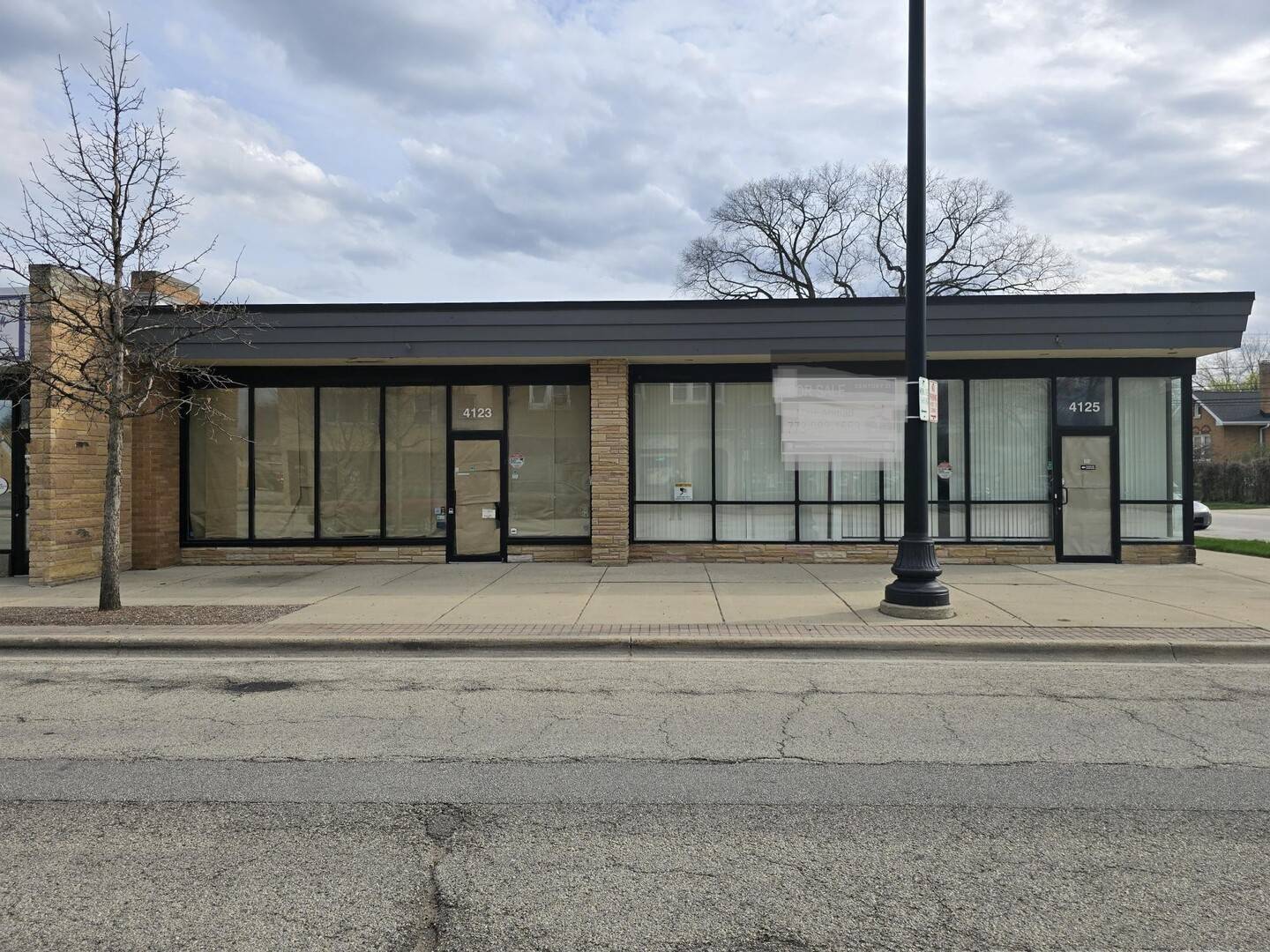 4123-4125 Oakton ST, Skokie, IL 60076