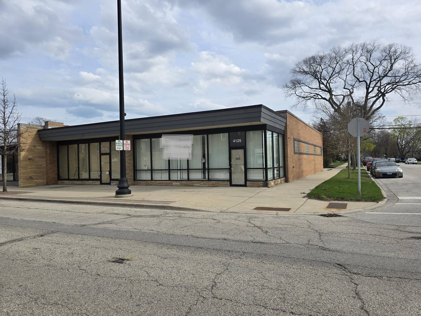 4123-4125 Oakton ST, Skokie, IL 60076