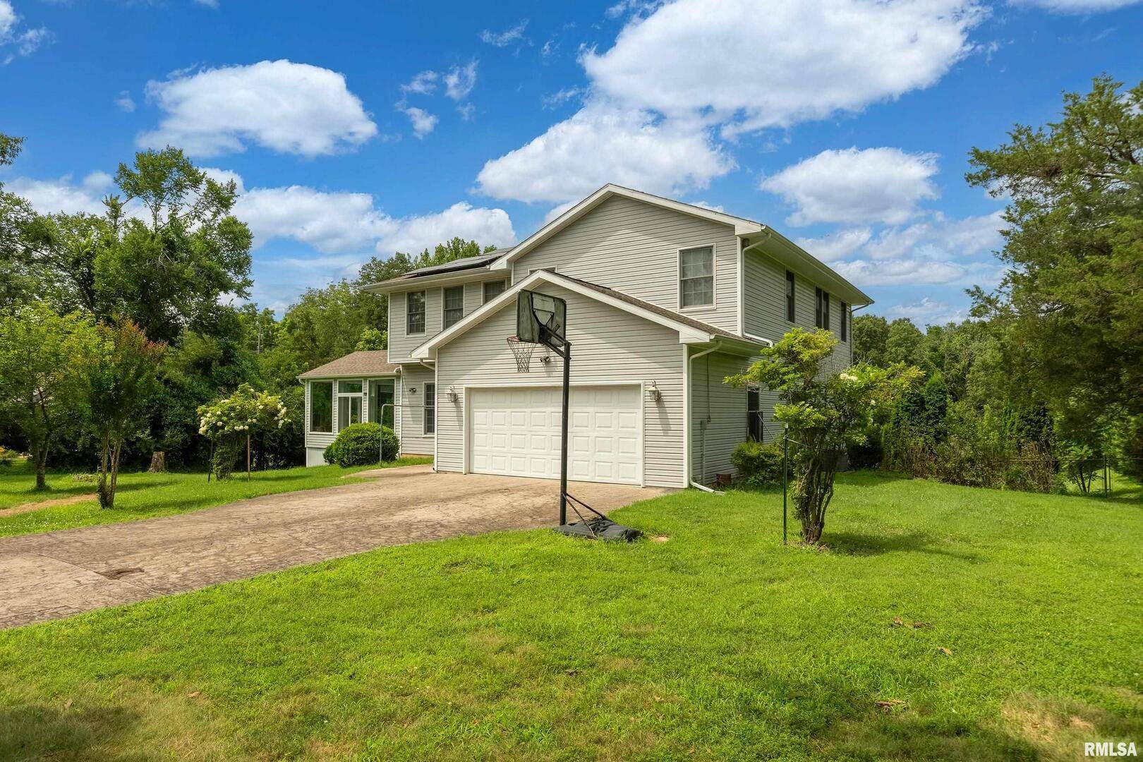 141 Pump Station RD, Makanda, IL 62958
