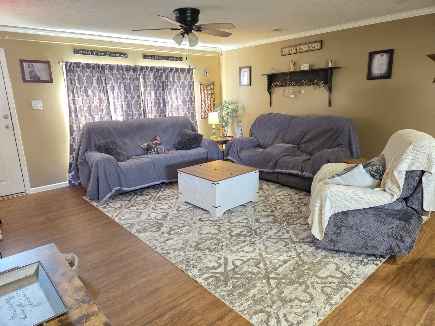 104 S Douglas ST, Mcleansboro, IL 62859