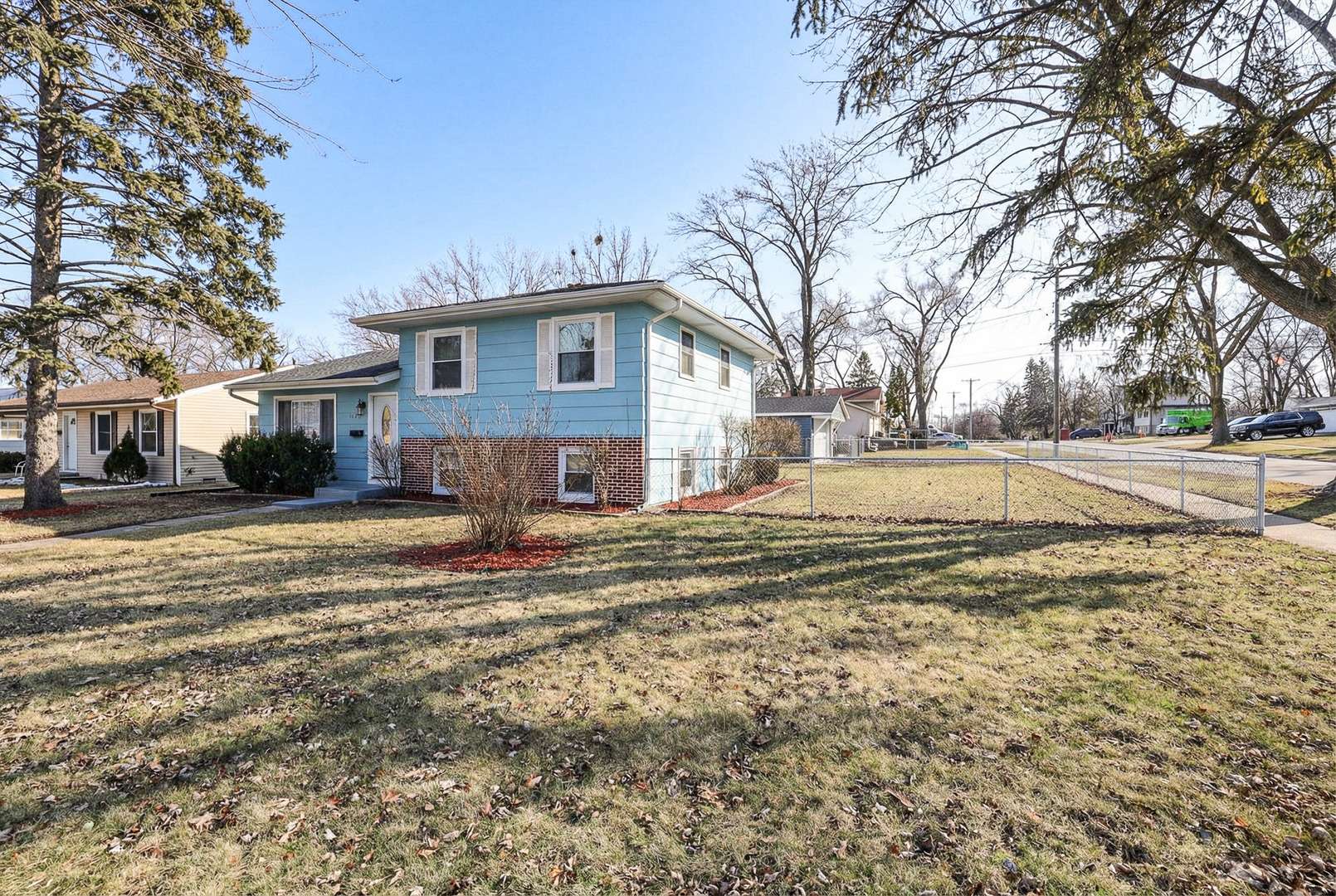 1777 Linden AVE, Hanover Park, IL 60133