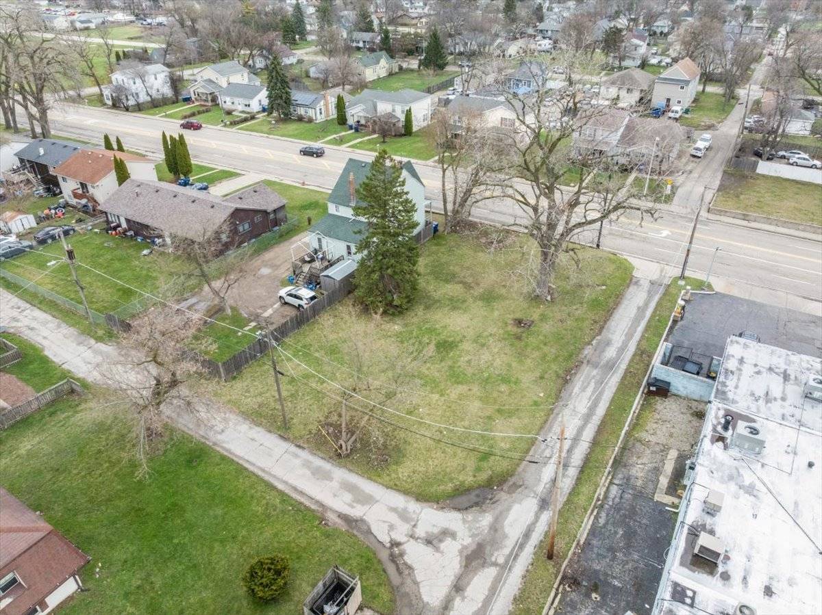 2130 Lewis AVE, North Chicago, IL 60064