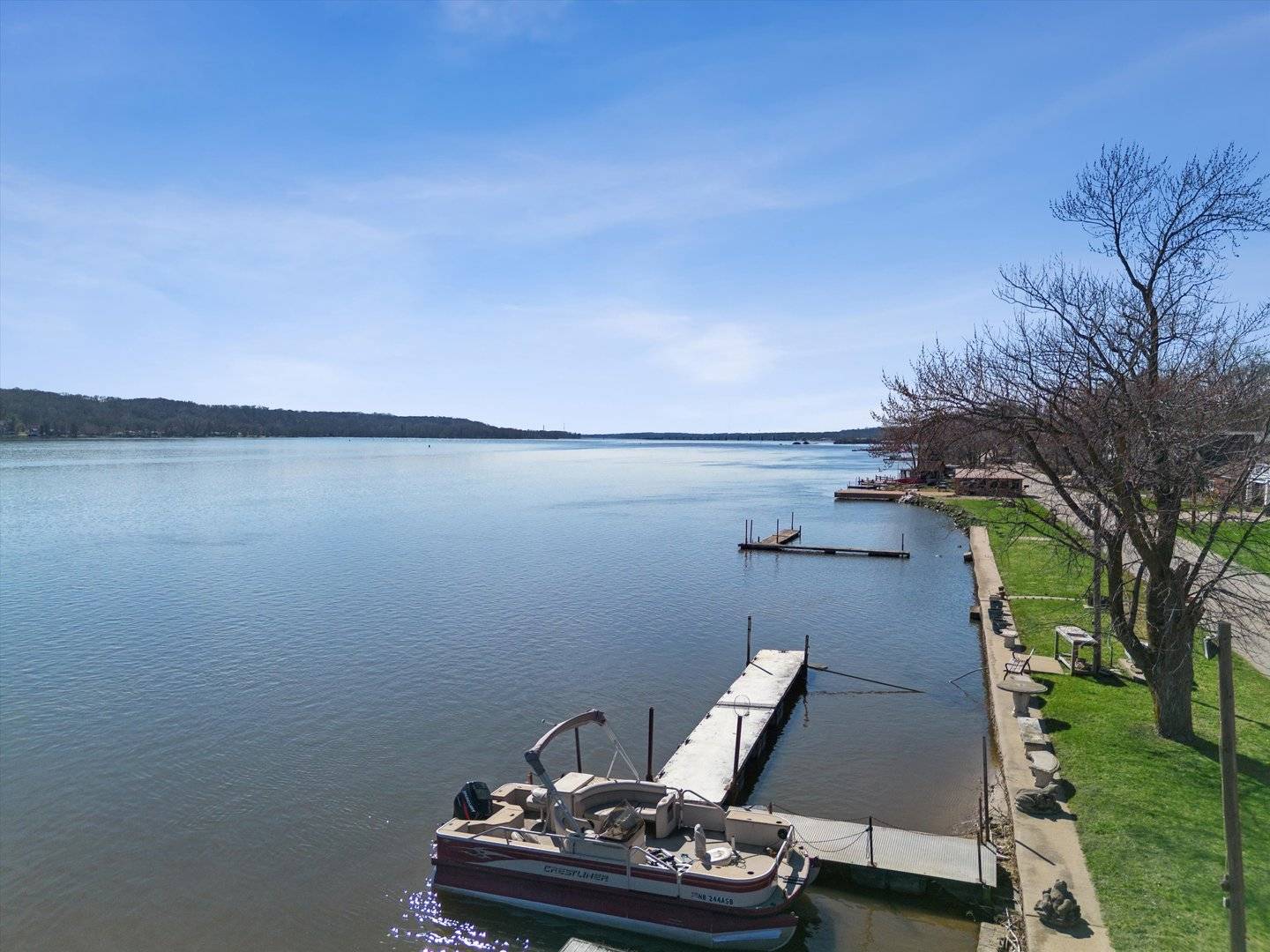 1811 Canal Shore DR, Leclaire, IA 52753