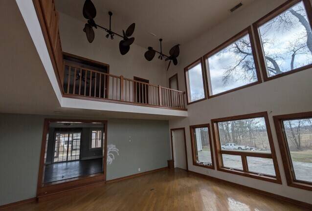 714 E County Line RD, Sparland, IL 61565