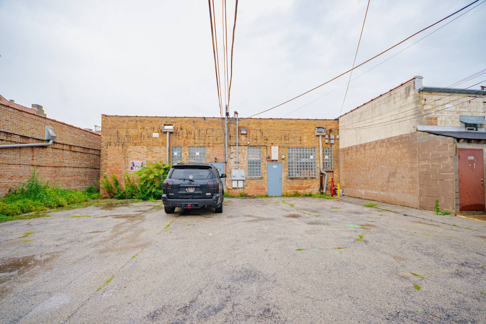 4827 W Irving Park RD, Chicago, IL 60641