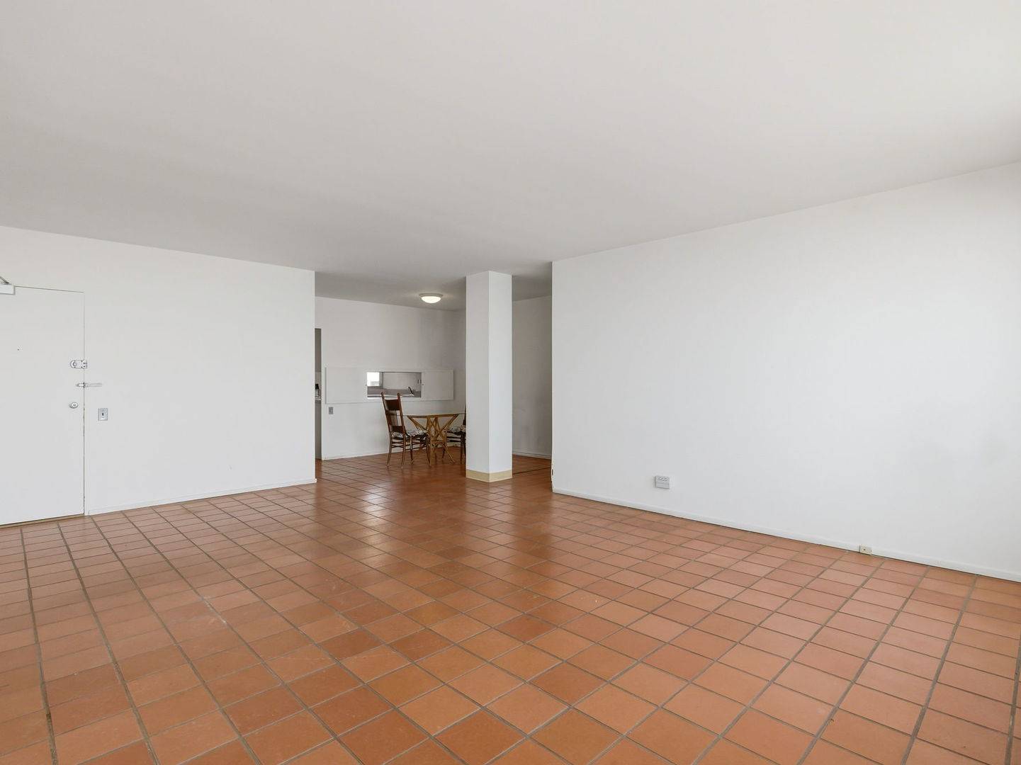 5530 S Shore DR #17A, Chicago, IL 60637