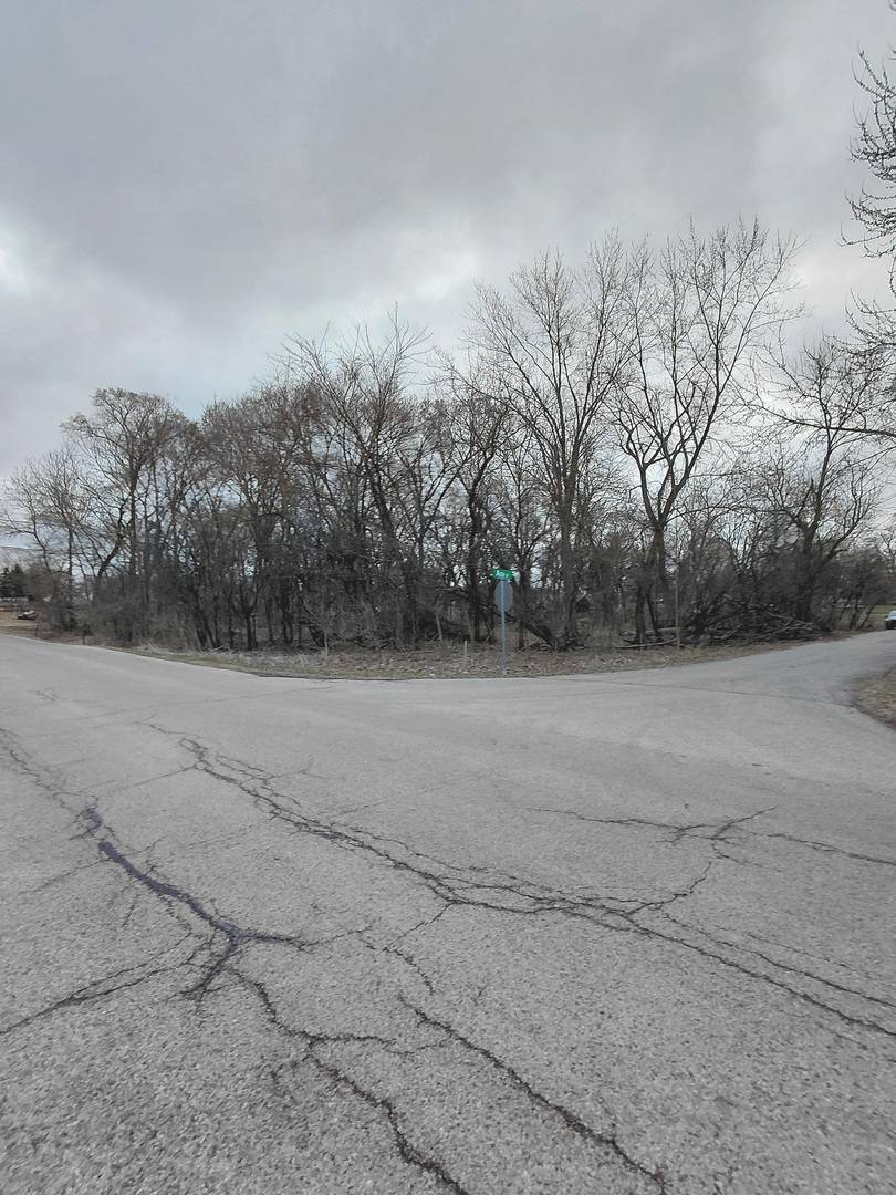 28331 W Main ST, Wauconda, IL 60084