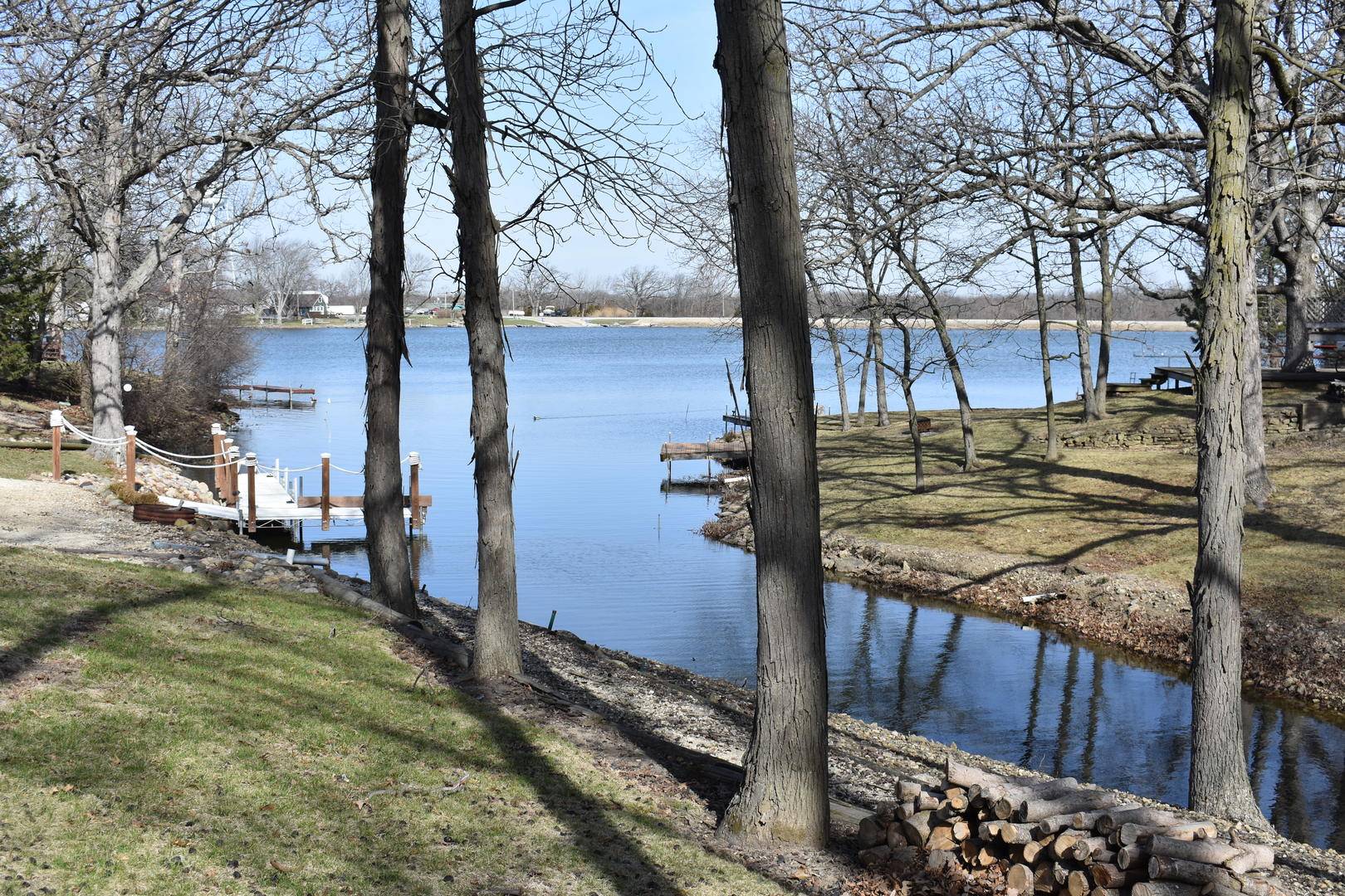 106 Chickasaw LN, Loda, IL 60948
