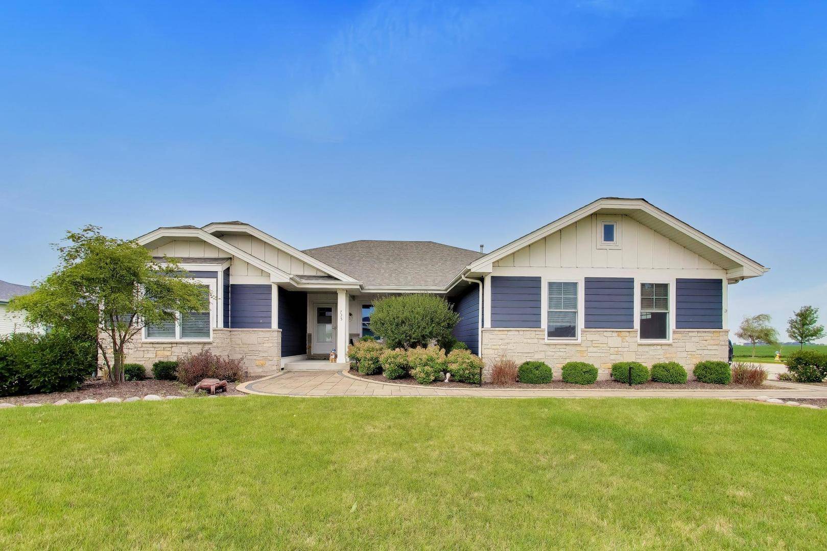735 Peacock PL, Manteno, IL 60950