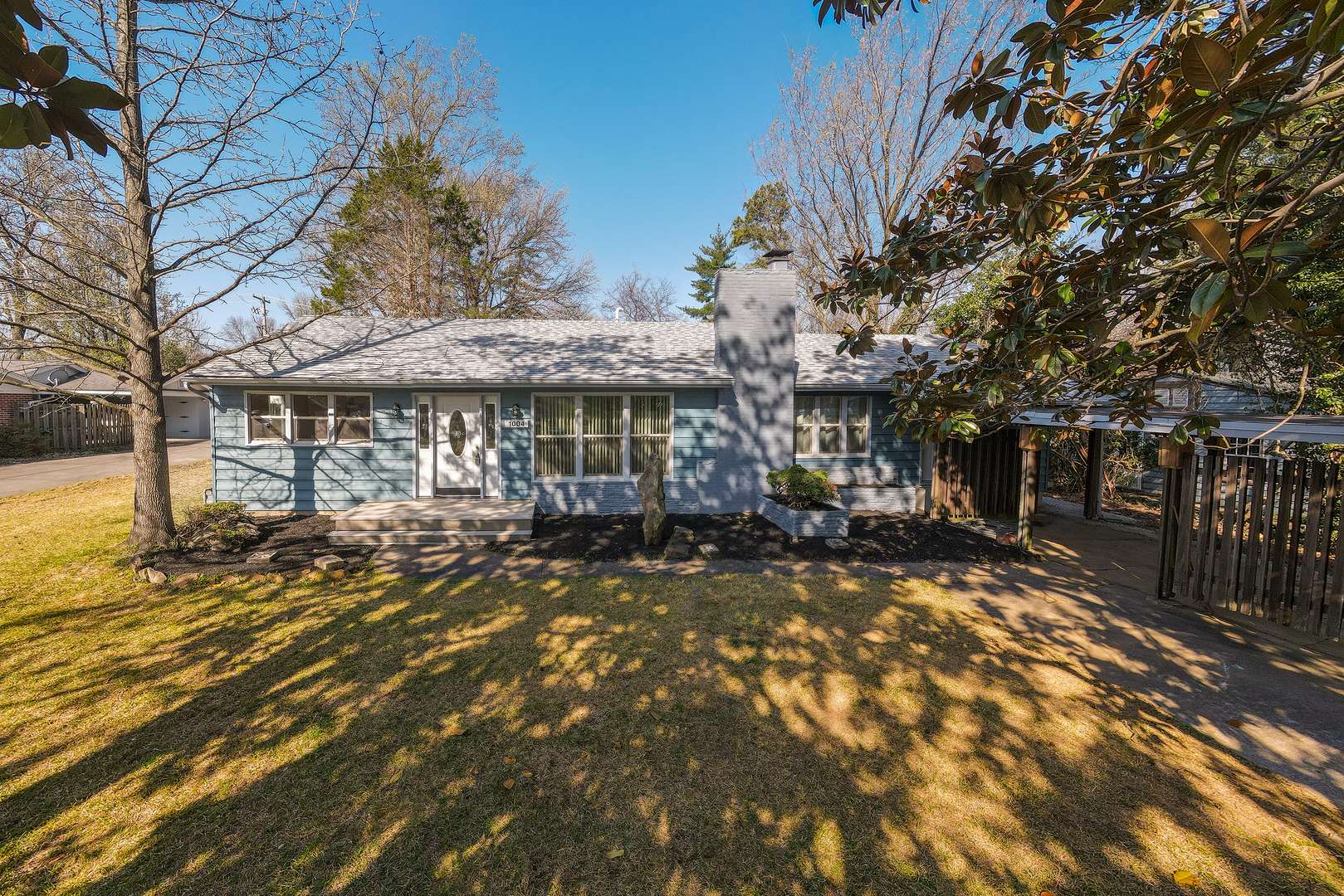 1004 S Taylor DR, Carbondale, IL 62901