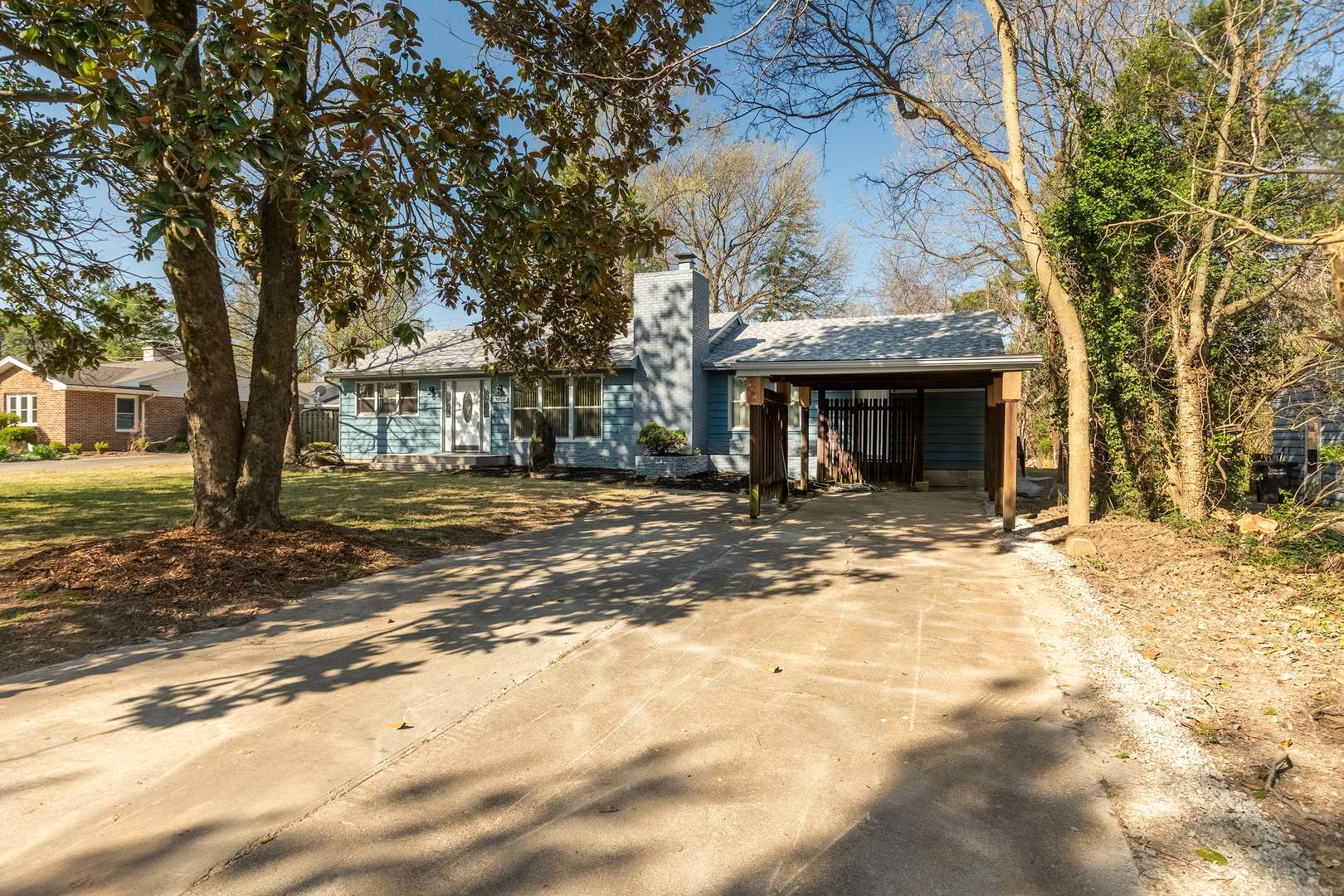 1004 S Taylor DR, Carbondale, IL 62901
