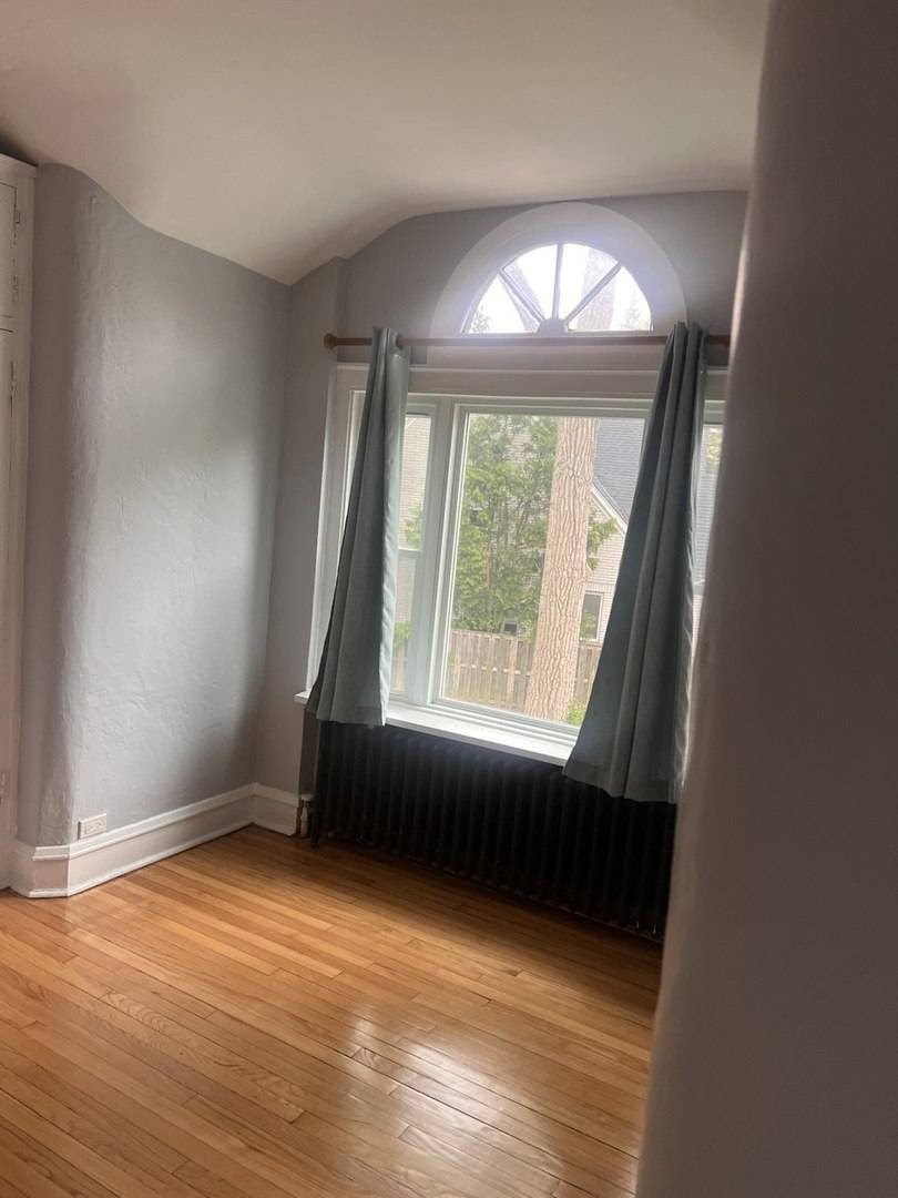 1155 N Saint Johns AVE #F, Highland Park, IL 60035