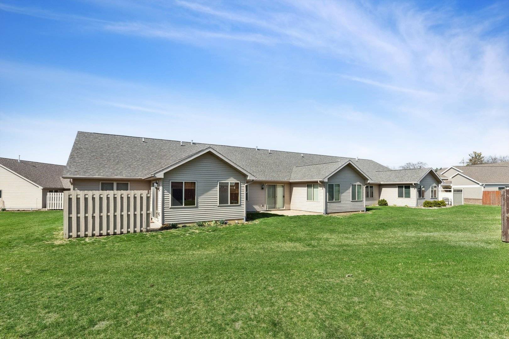 921 10th ST, De Witt, IA 52742