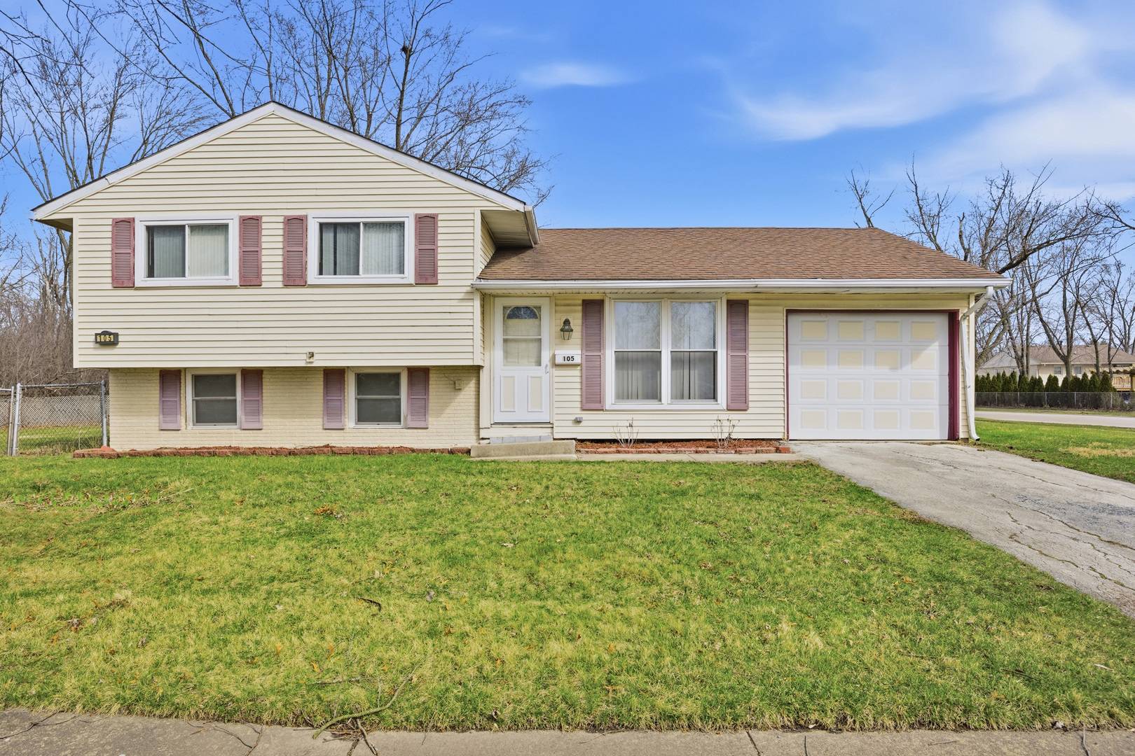 105 E Center ST, Glenwood, IL 60425