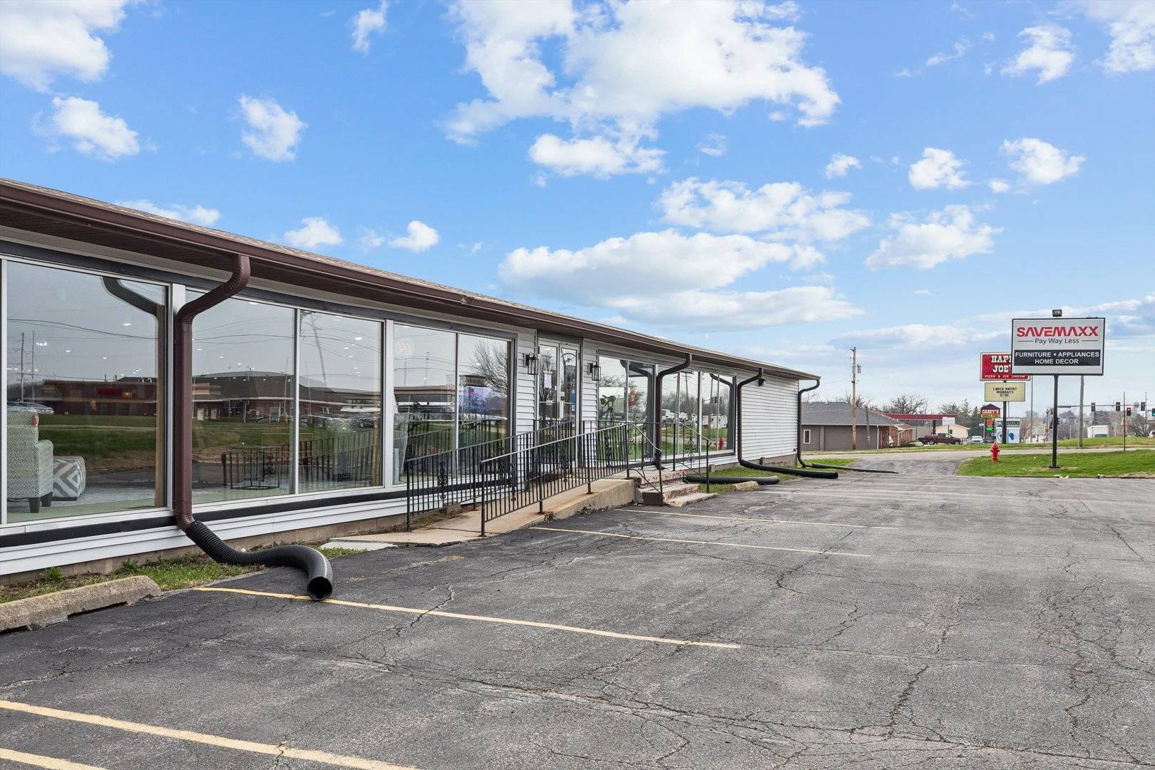 1323 11TH ST #B, De Witt, IA 52742