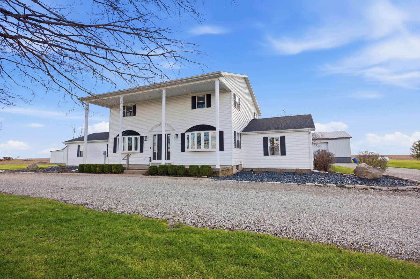 1189 County Road 200 E RD, Seymour, IL 61875