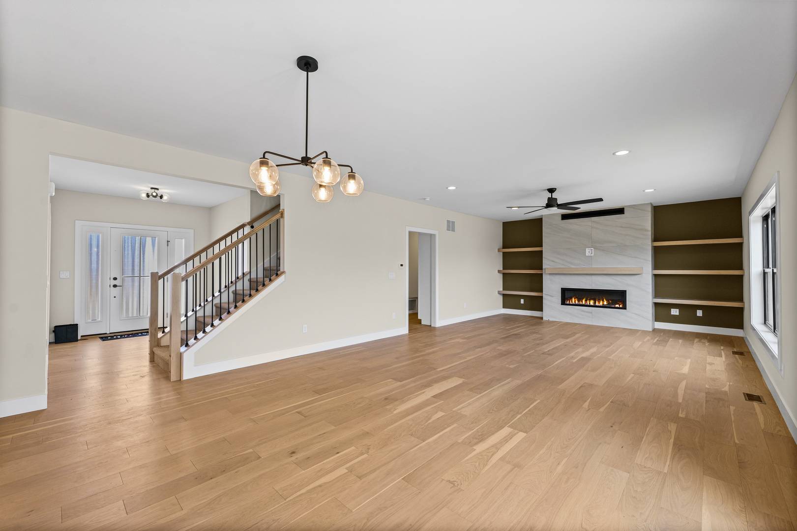1206 Willowgrove LN, Mahomet, IL 61853