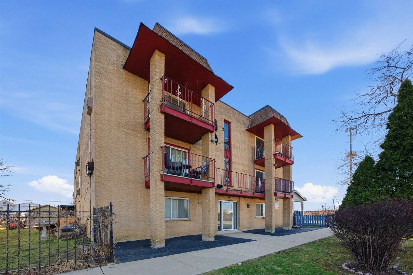 3243 S 49th AVE #103, Cicero, IL 60804