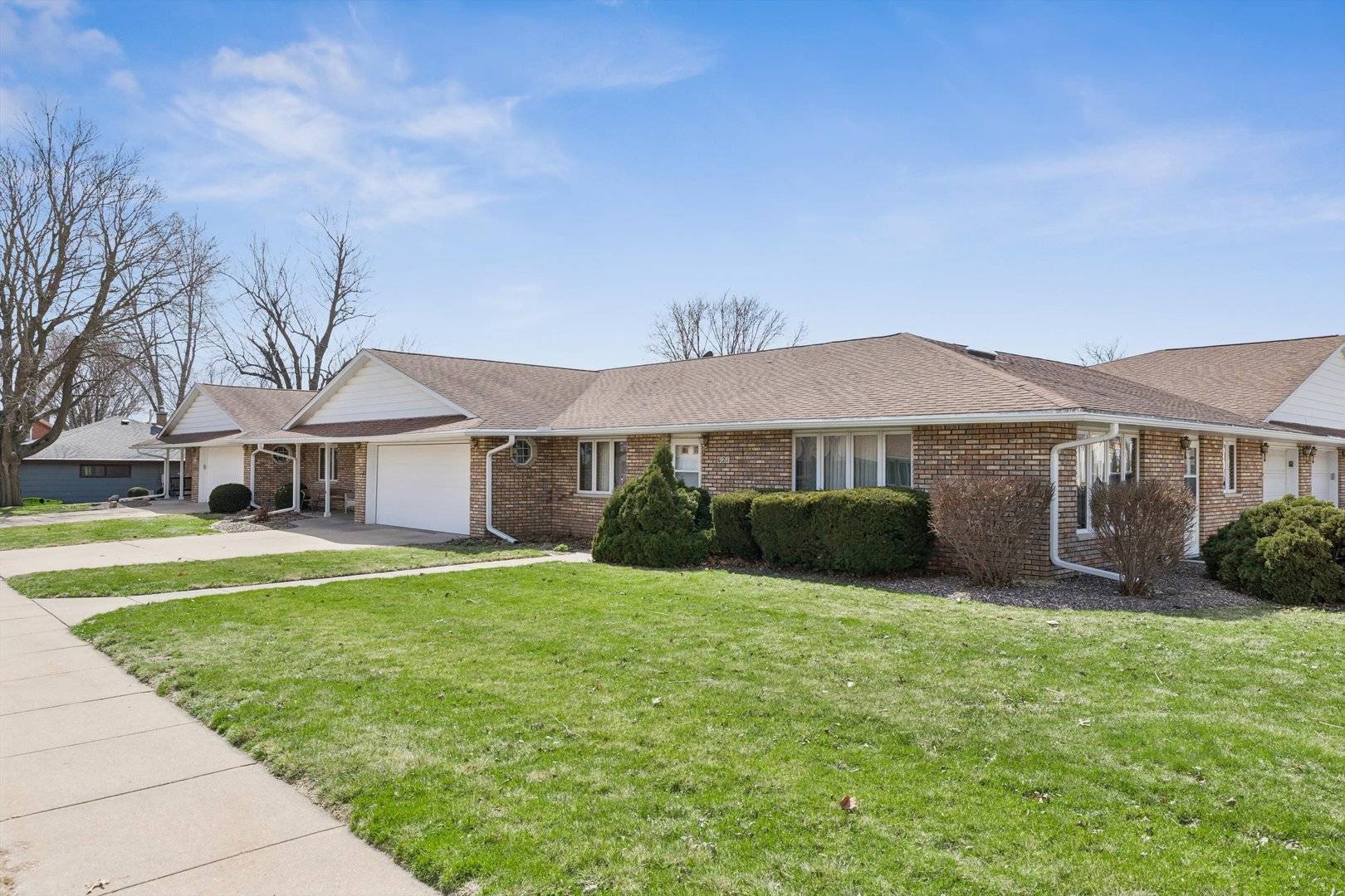 621 4th AVE #3, De Witt, IA 52742
