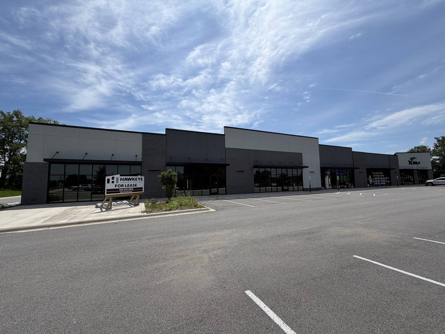 2588 Middle RD, Bettendorf, IA 52722