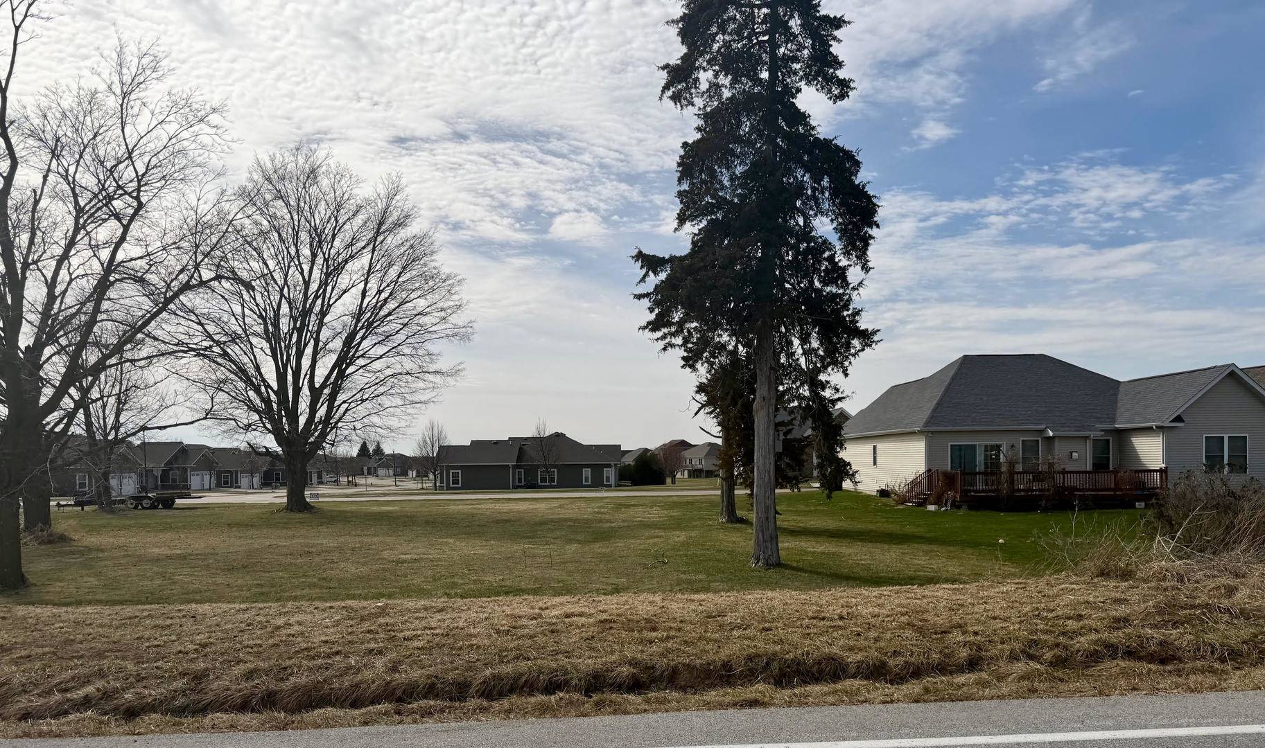 60 Cobblestone LN, Leclaire, IA 52753