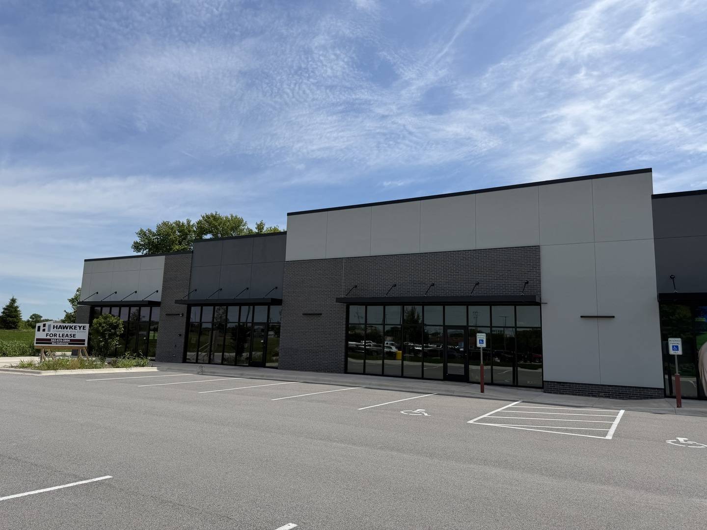 2584 Middle RD, Bettendorf, IA 52722