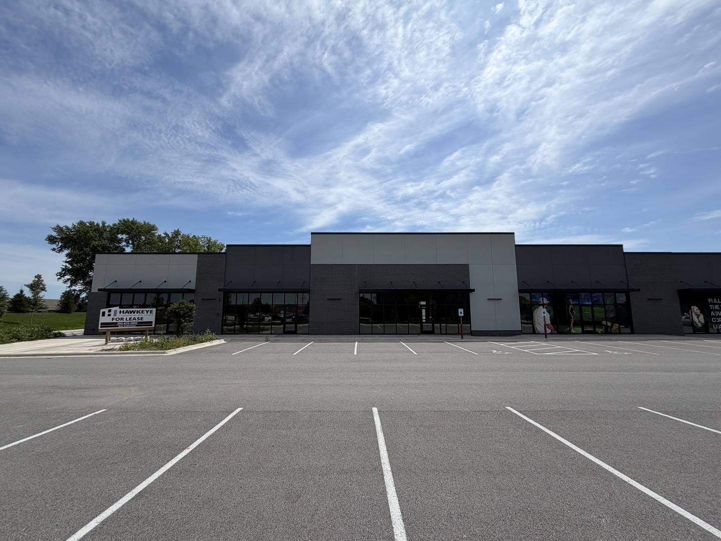 2584 Middle RD, Bettendorf, IA 52722