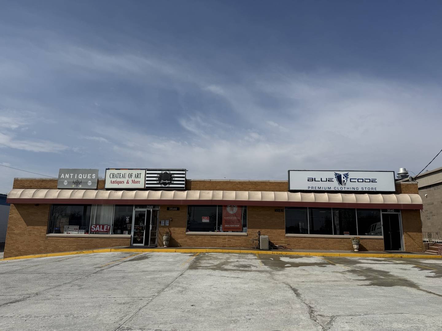 3546 Brady ST, Davenport, IA 52806