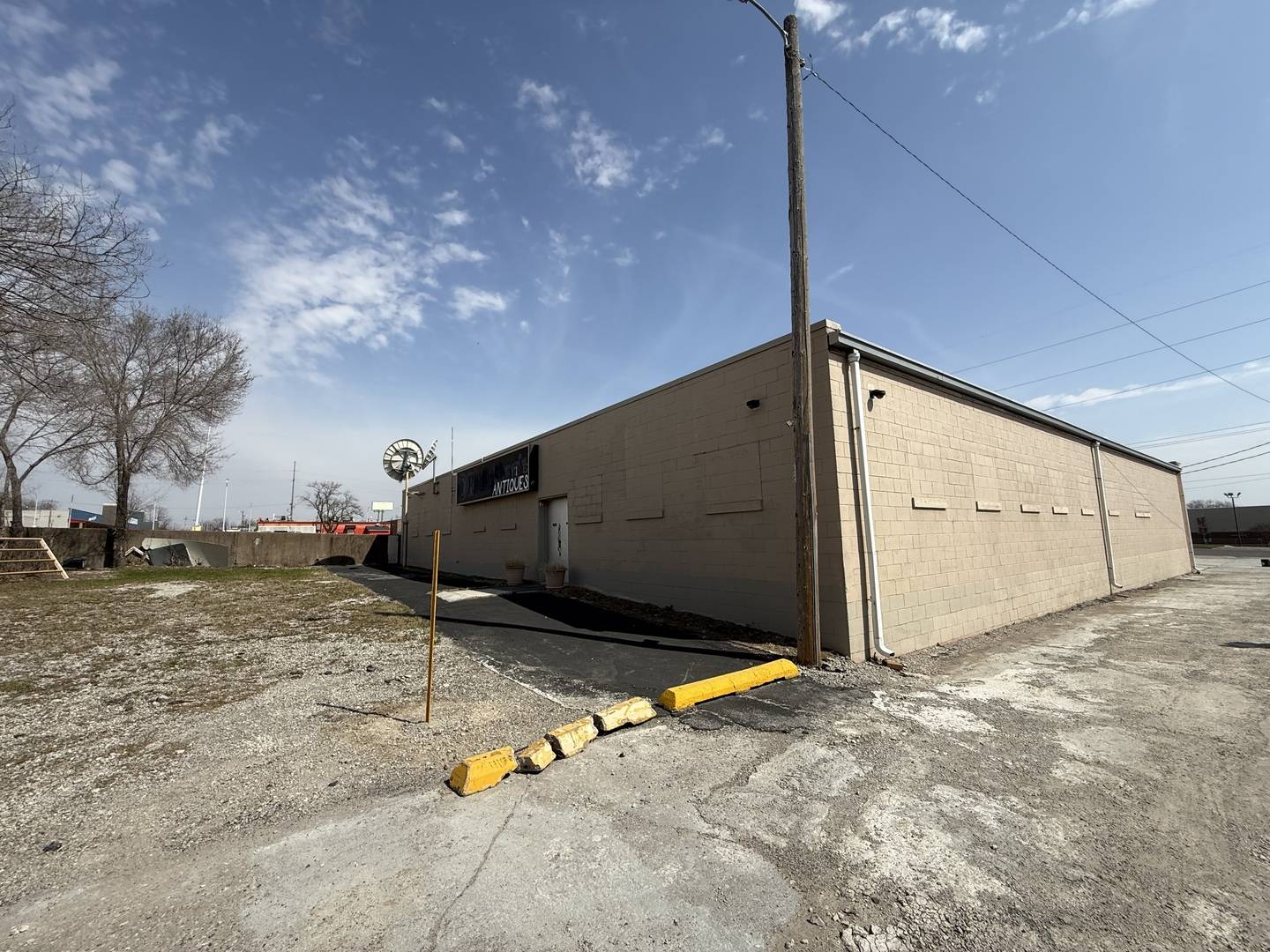3546 Brady ST, Davenport, IA 52806