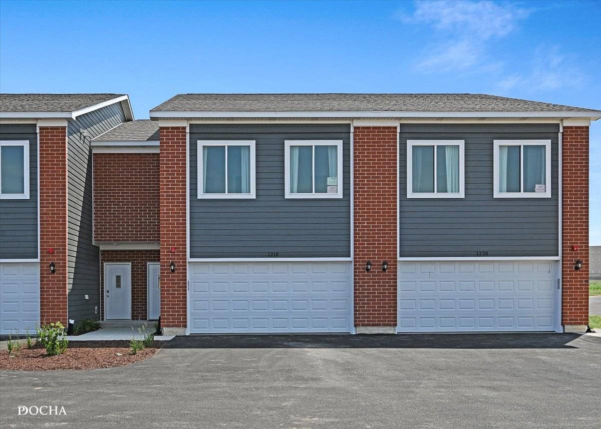 1233 Gillespie LN, Yorkville, IL 60560