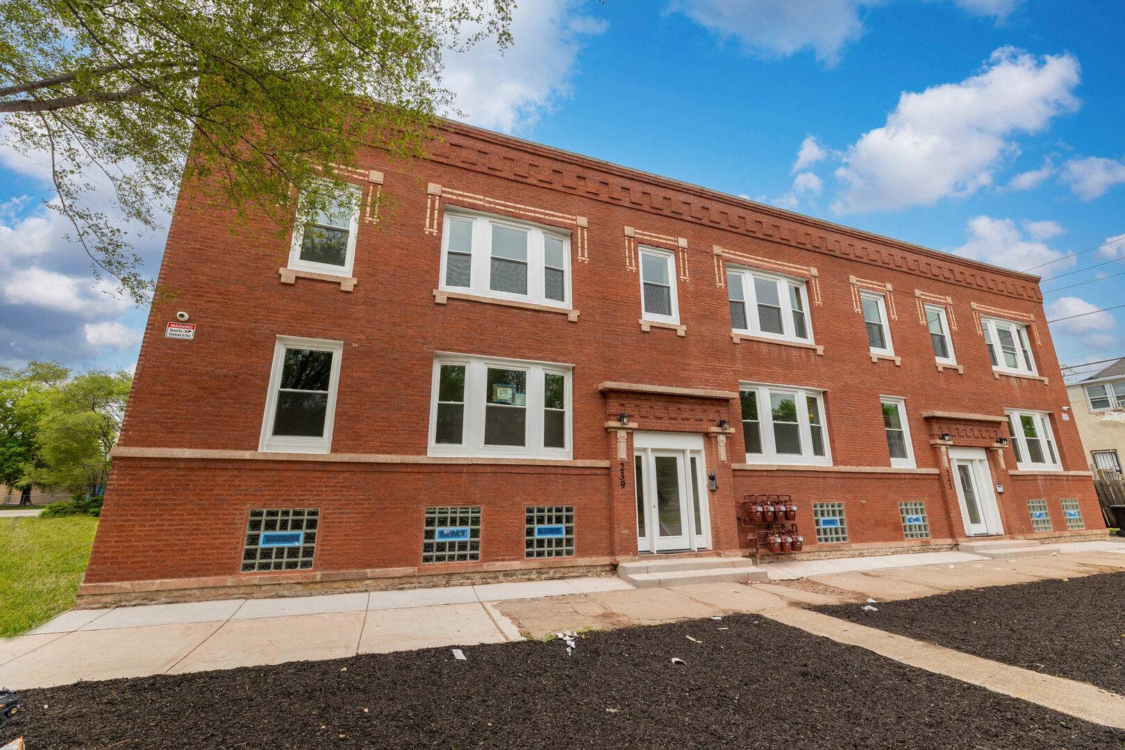 243 W 74th ST #2, Chicago, IL 60621
